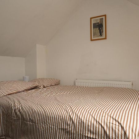 Cozy Luton Lägenhet Chatham  Exteriör bild