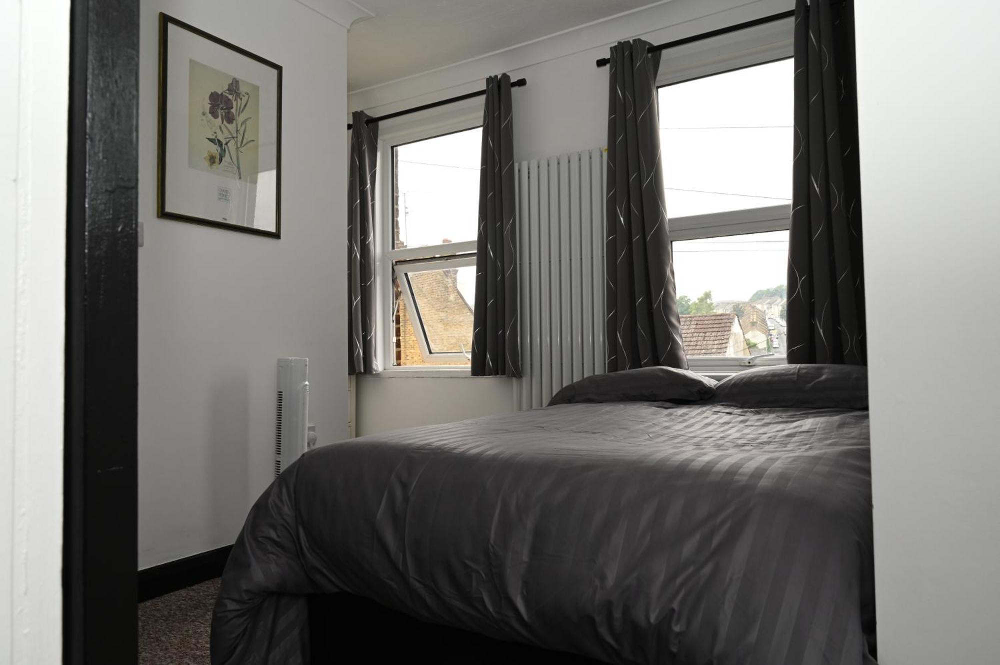 Cozy Luton Lägenhet Chatham  Exteriör bild