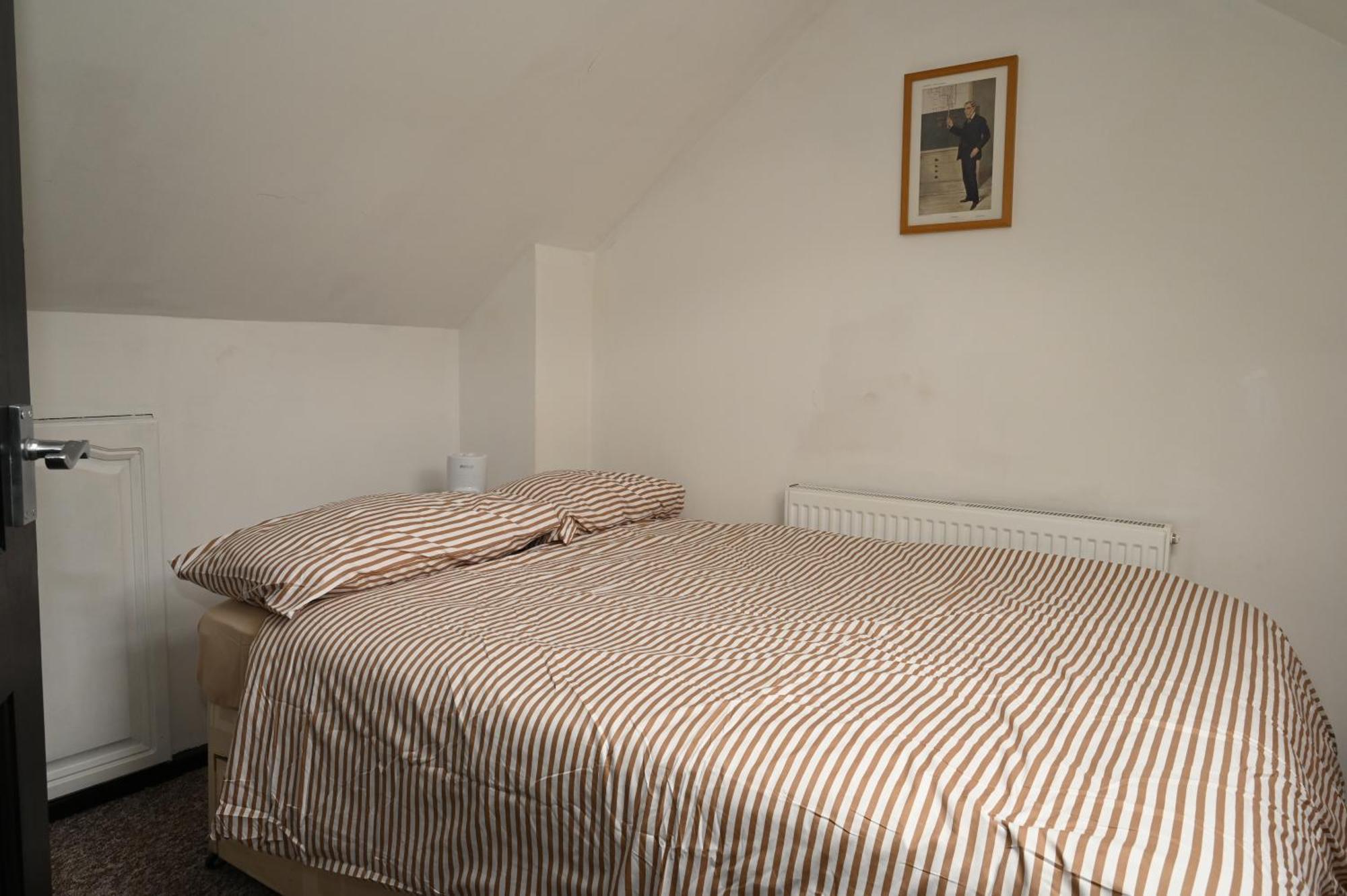 Cozy Luton Lägenhet Chatham  Exteriör bild