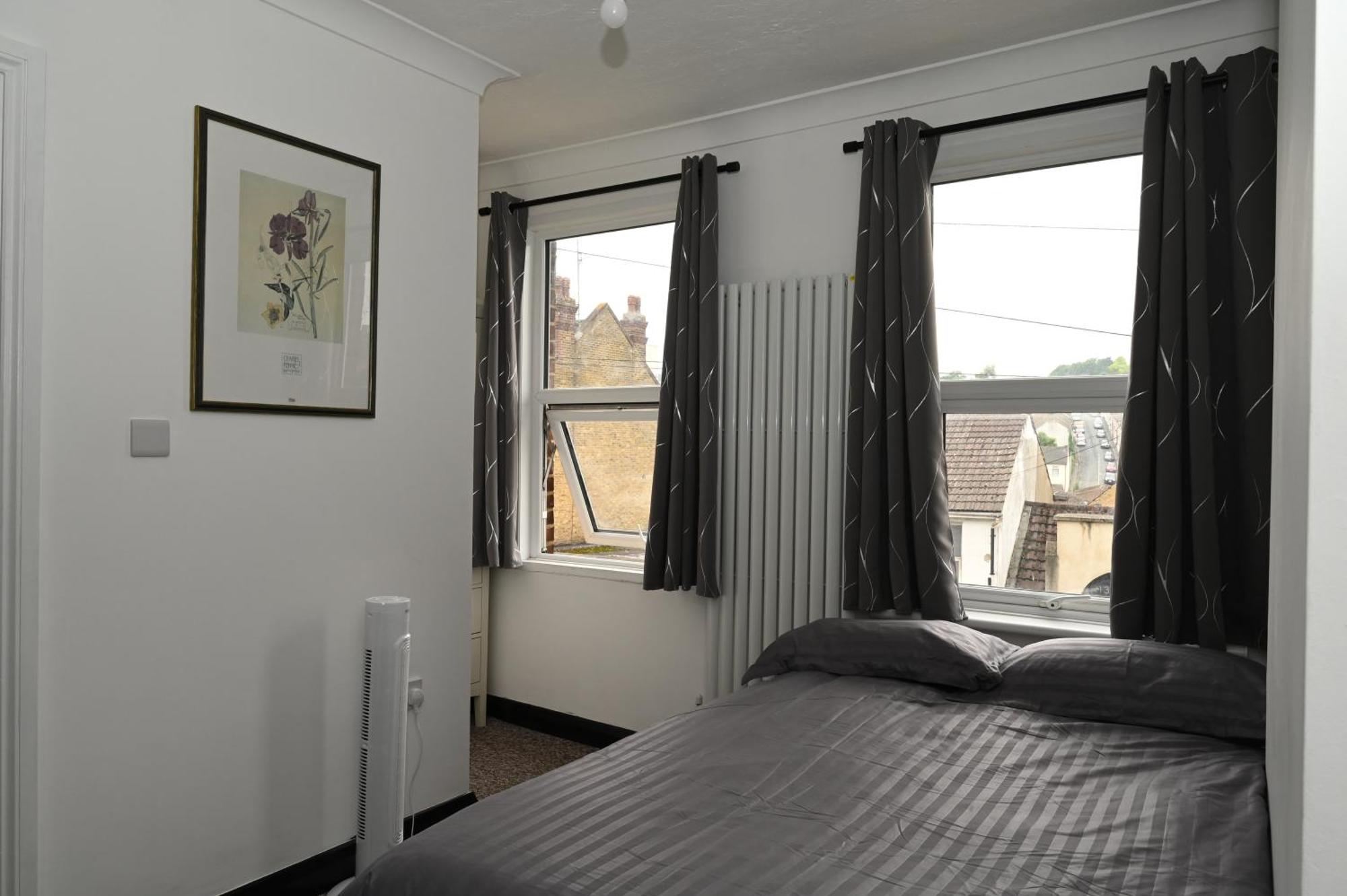 Cozy Luton Lägenhet Chatham  Exteriör bild